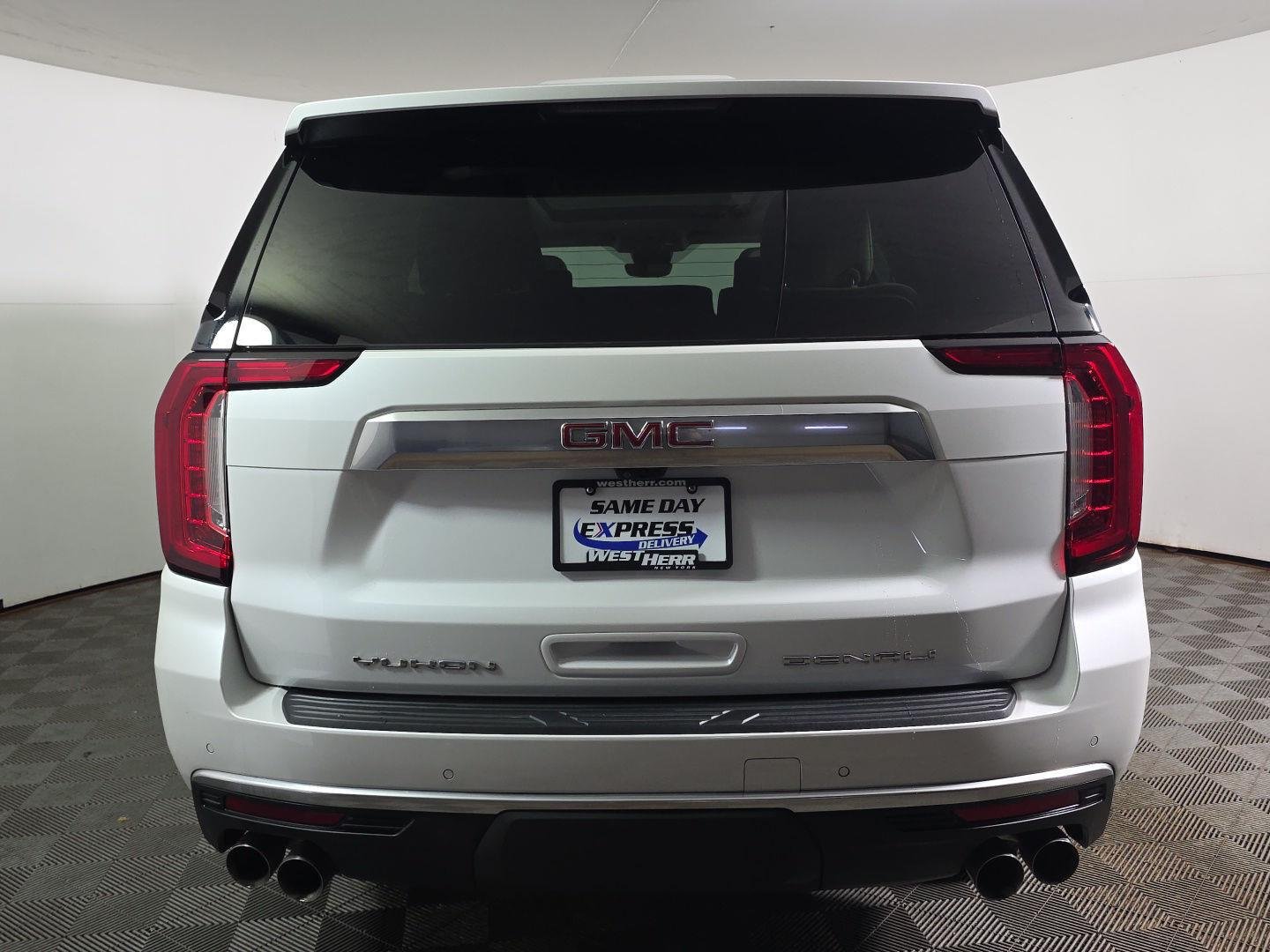 Used 2024 White Frost Tricoat GMC Denali image 11