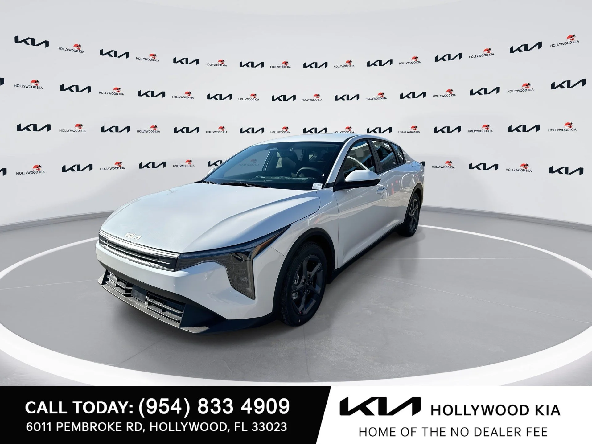 New 2026 Snow White Pearl Kia LXS image 4