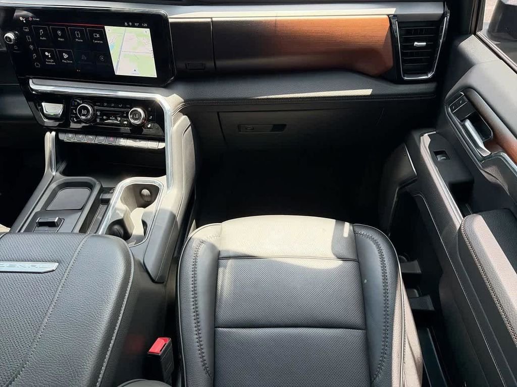 Used 2024 White GMC Denali image 12