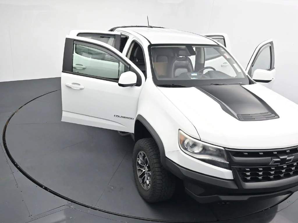 Used 2019 White Chevrolet ZR2 image 24