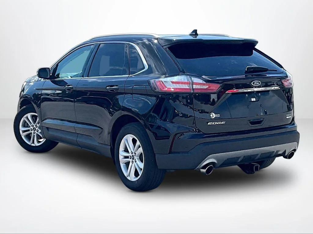 Used 2019 Black Ford SEL image 13