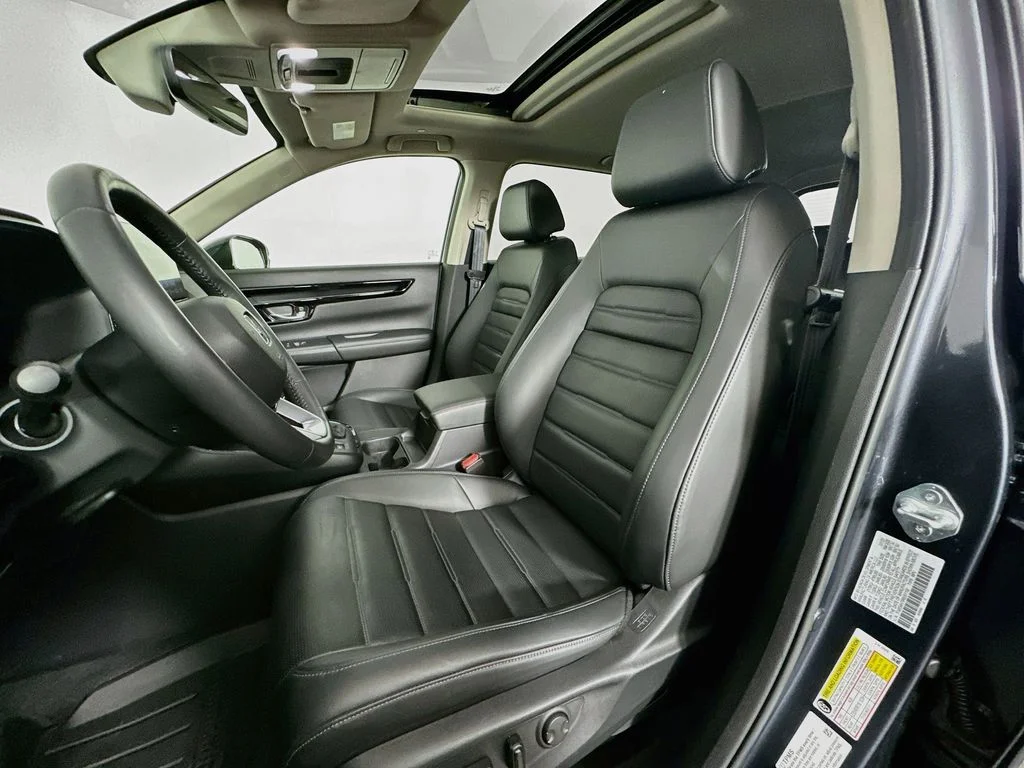 Used 2024 sparkle silver metallic Honda EX-L image 21