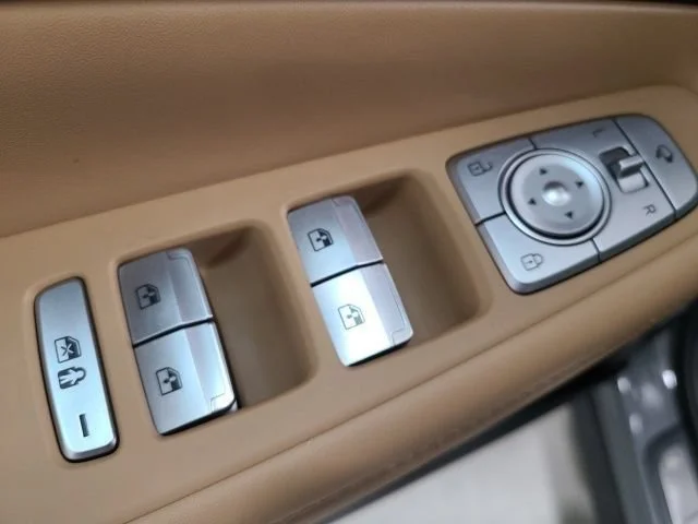 Used 2023 Hampton Gray Hyundai Calligraphy image 20