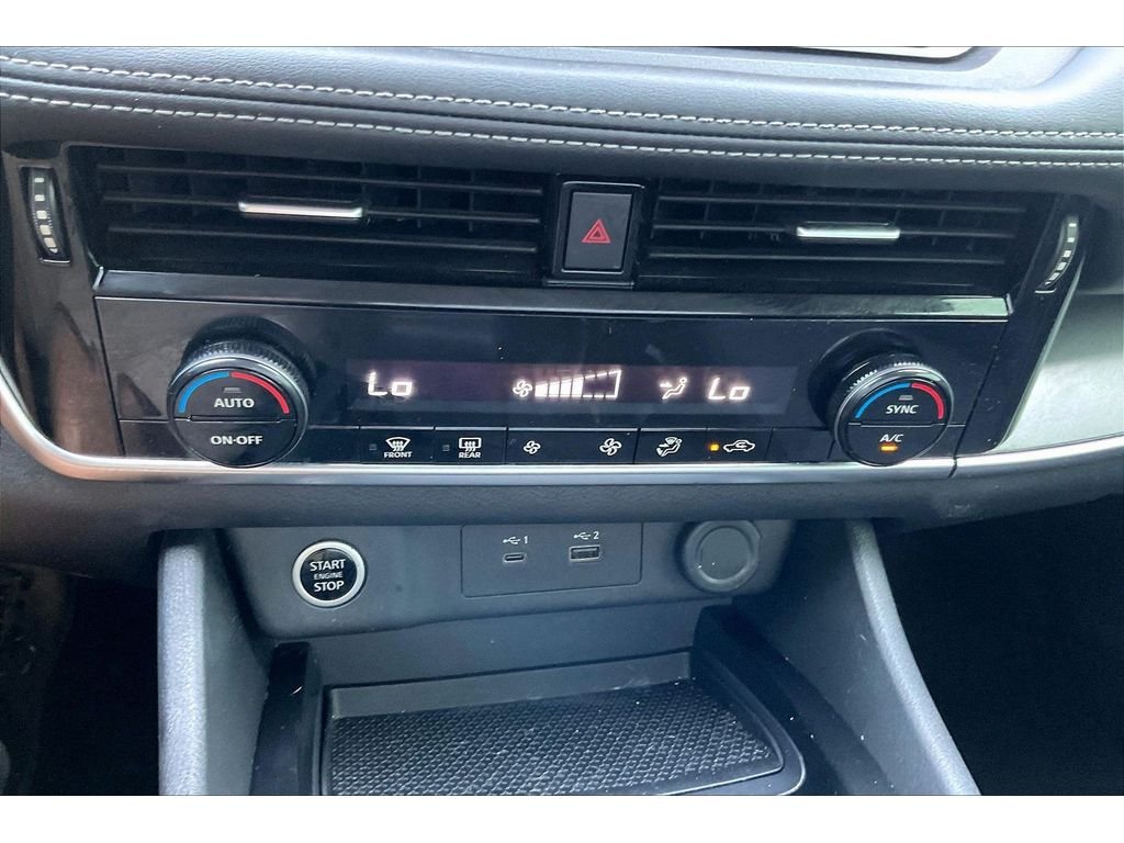 Used 2023  Nissan SV image 21