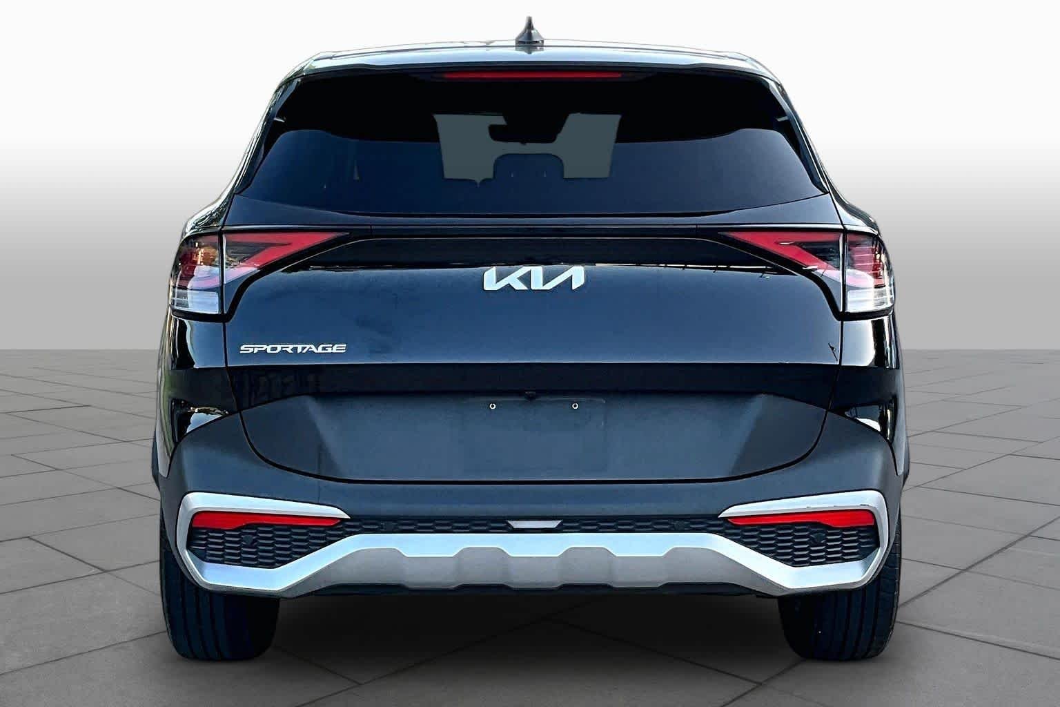 Pre-Owned 2023 Kia Sportage EX