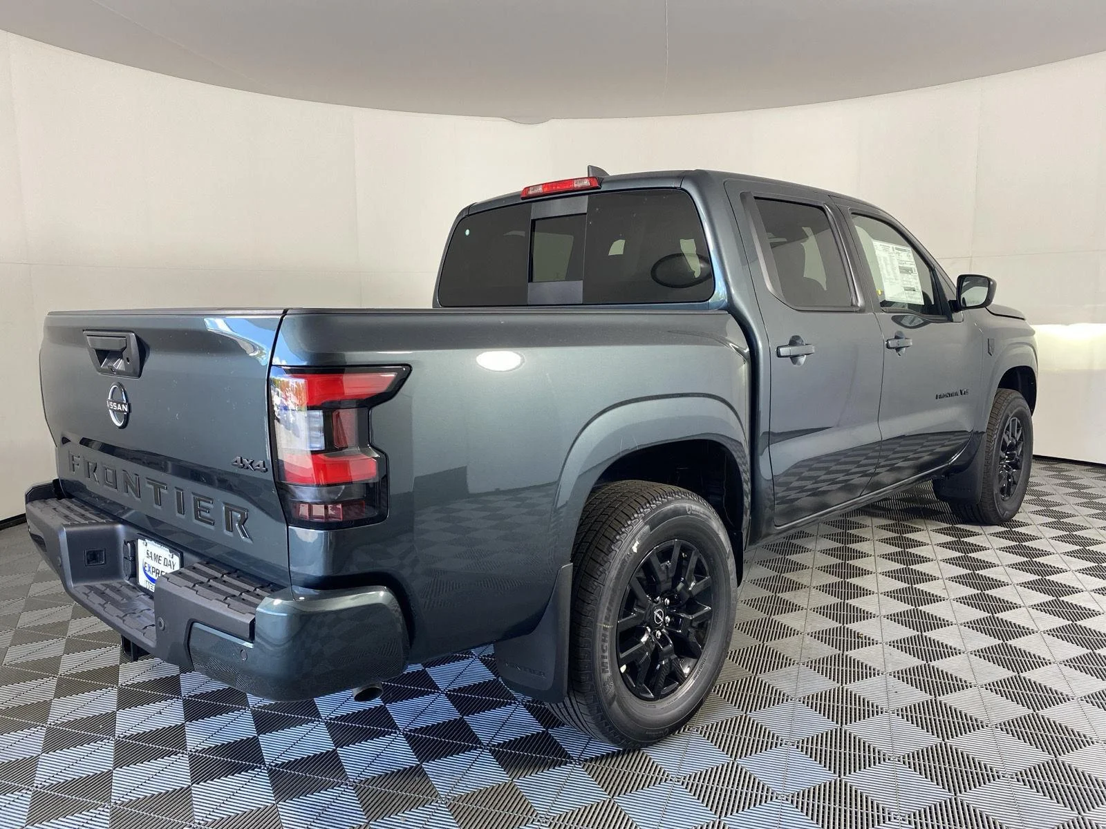 New 2027 Alpine Metallic Nissan Crew Cab SV image 19