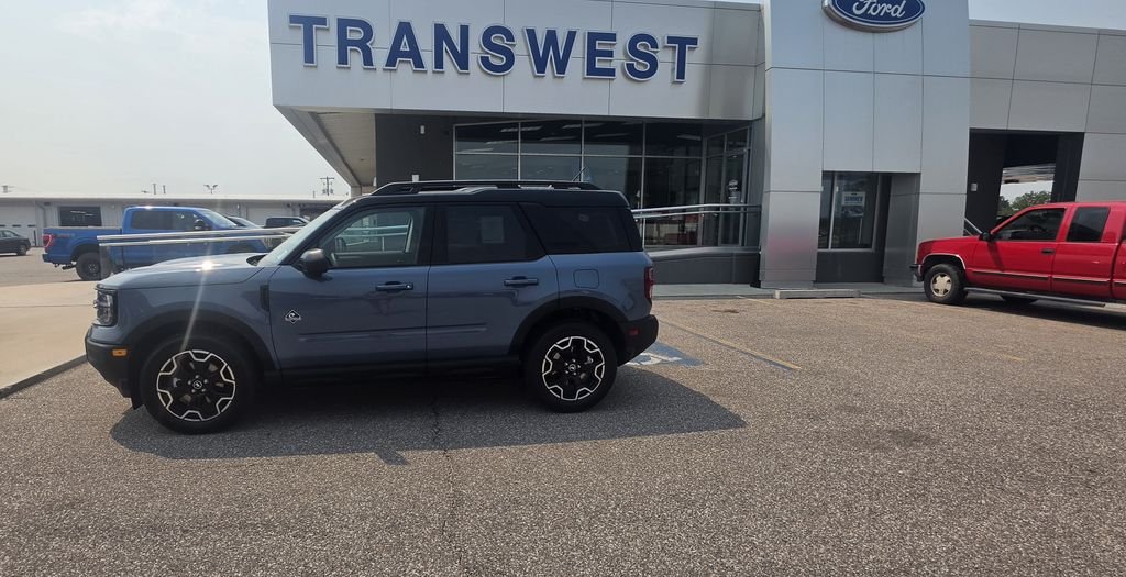 New 2026 Azure Gray Metallic Tri-Coat Ford Outer Banks® image 2