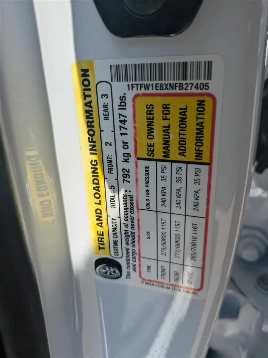 Used 2022 Oxford White Clearcoat Ford XLT image 24