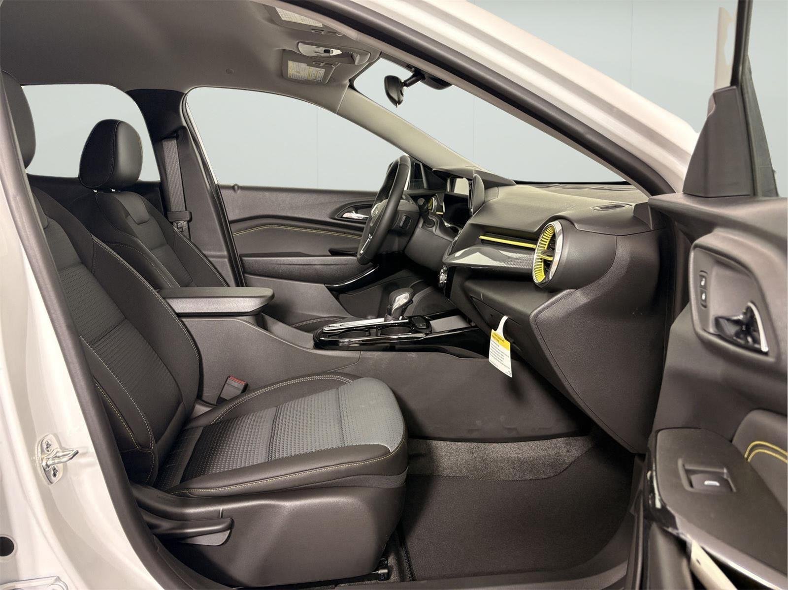2026 Chevrolet Trax LT - Photo 22