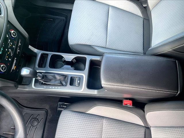 Used 2017 Blue Ford SE image 15