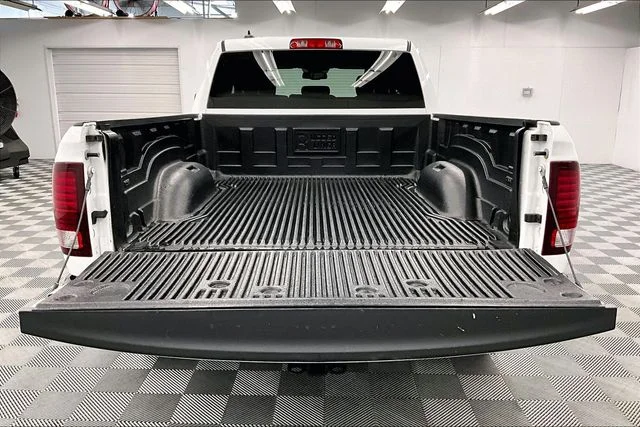 Used 2022 Bright White Clearcoat Ram Warlock image 32
