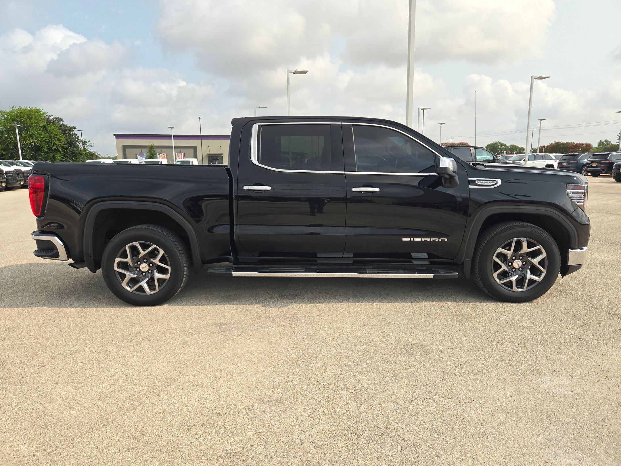 Certified Used 2024 Onyx Black GMC SLT image 2