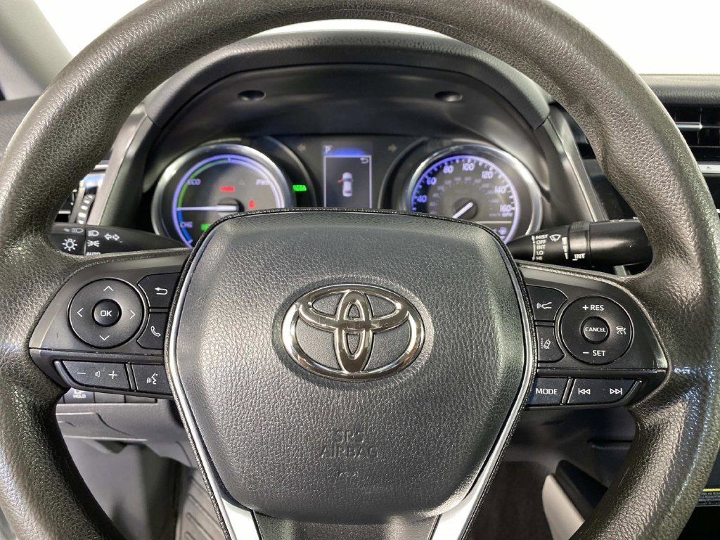 Used 2020 Silver Toyota LE image 16