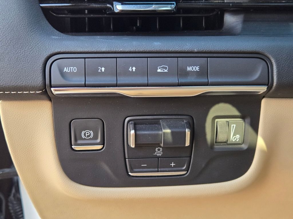 Used 2023 White Cadillac Premium Luxury image 30