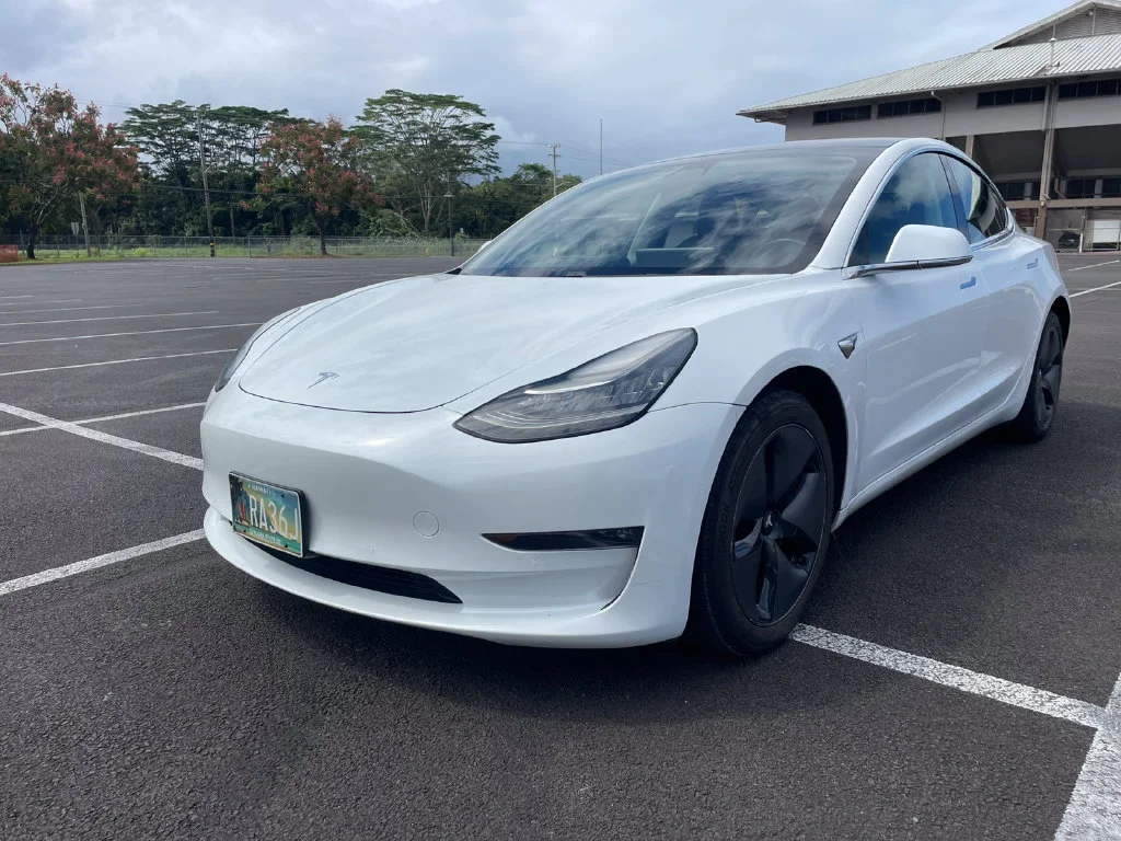 Used 2018 White Tesla Long Range image 2