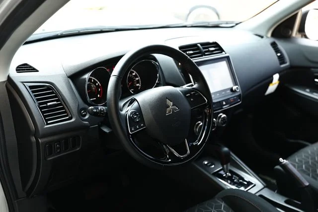 Used 2025 Alloy Silver Metallic Mitsubishi 2.0 LE image 19