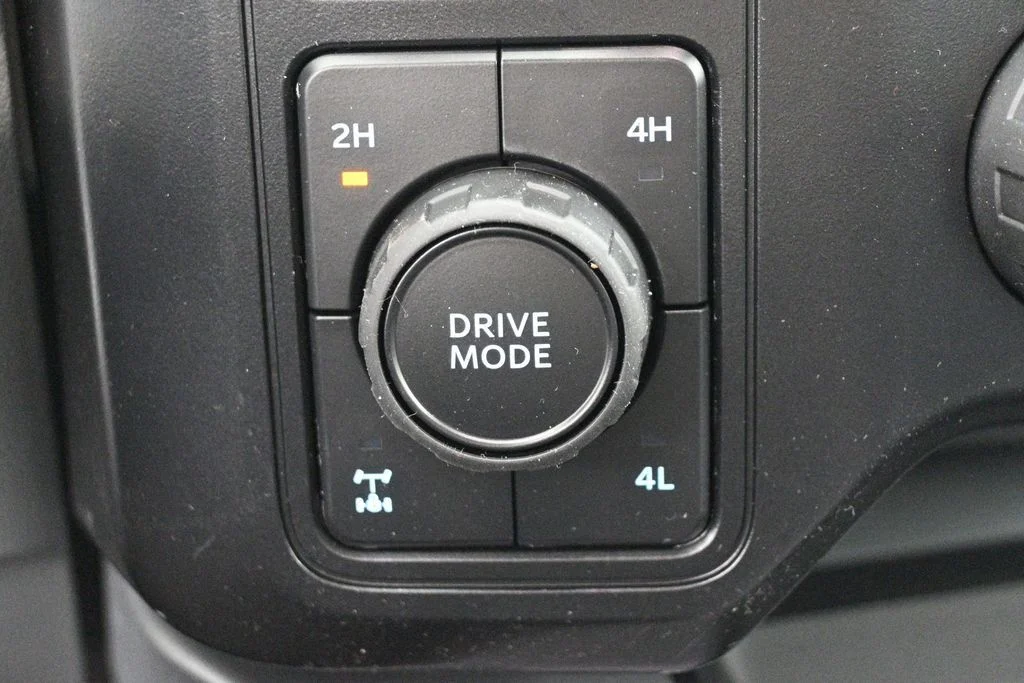 New 2026 Oxford White Ford XLT image 18