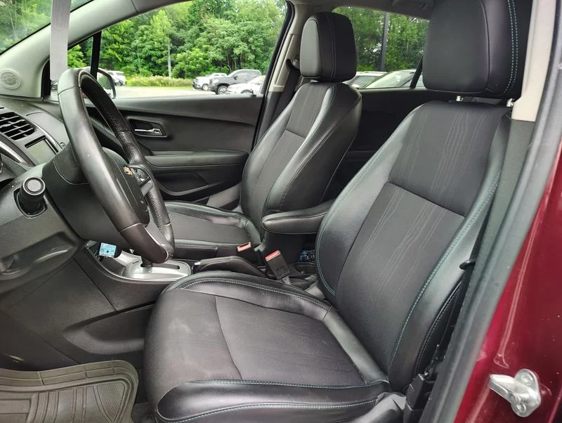 Used 2016 Red Chevrolet LT image 8