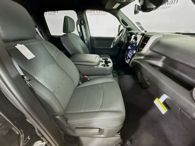 New 2026 Diamond Black Crystal Pearl-Coat Exterior Paint RAM Tradesman image 24