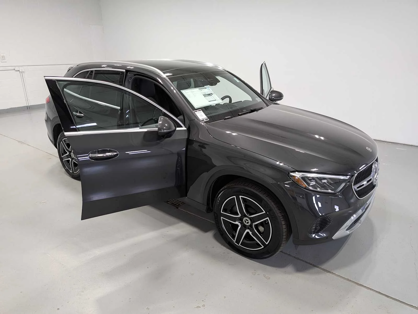 Certified Used 2026 Graphite Grey Metallic Mercedes-Benz GLC 300 image 14