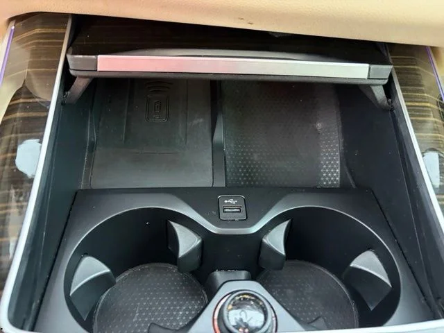 Used 2020 Black BMW sDrive40i image 23