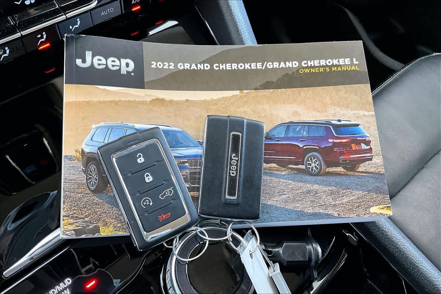 Used 2022 Baltic Gray Metallic Clearcoat Jeep Limited image 15