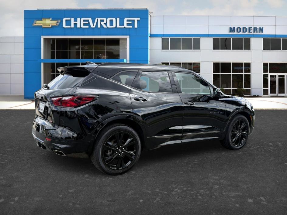 Used 2019 Black Chevrolet RS image 4
