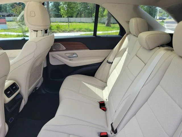 Used 2024  Mercedes-Benz GLE 450 image 32