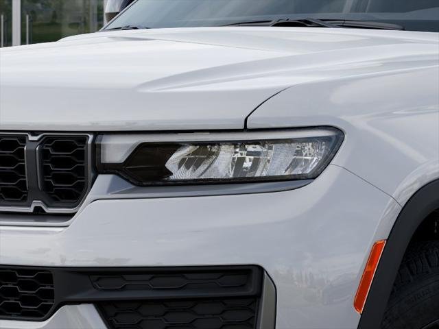 New 2026 Bright White Clear-Coat Exterior Paint Jeep Altitude image 36