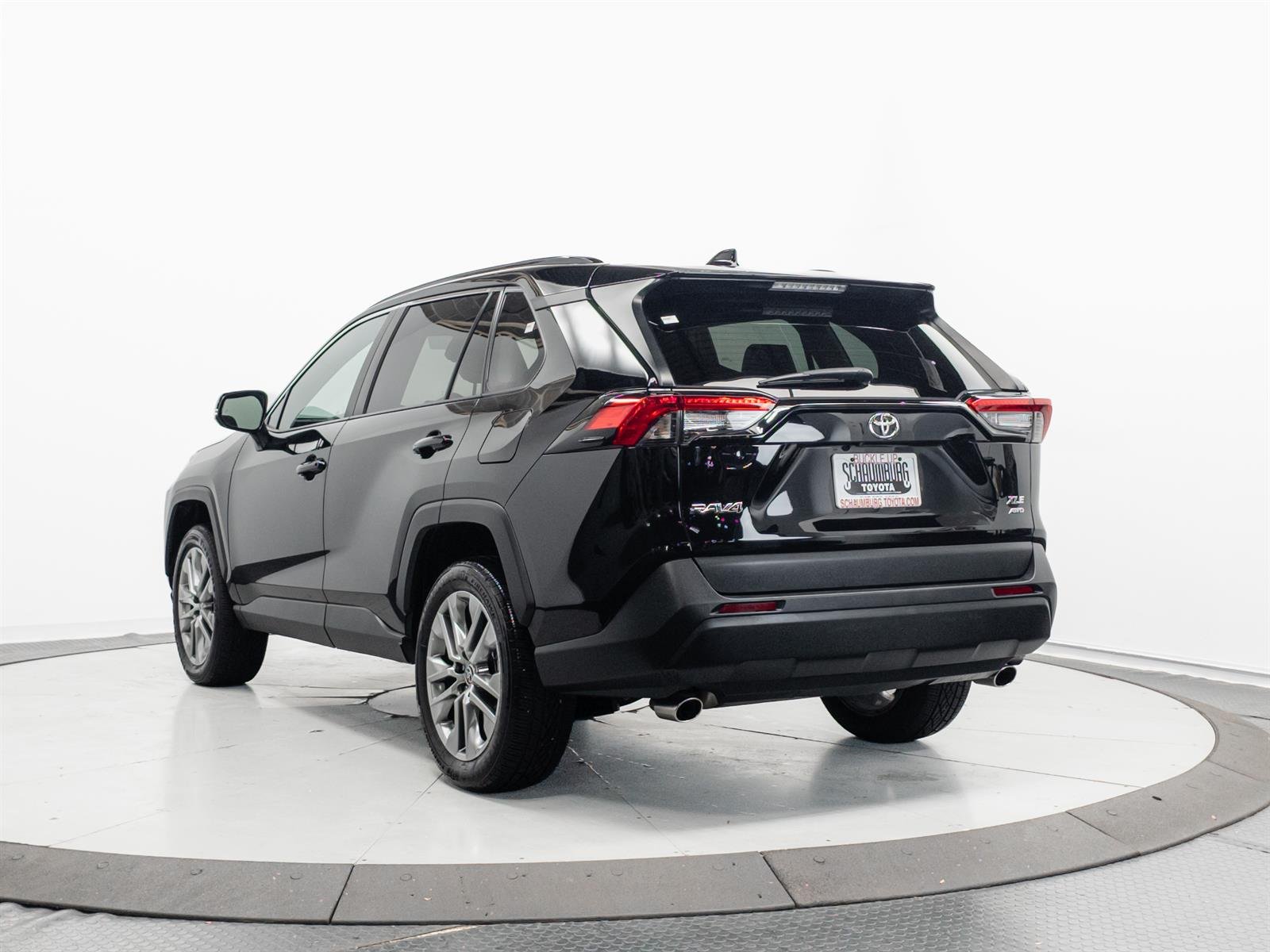 Used 2023 Black Toyota XLE Premium image 9