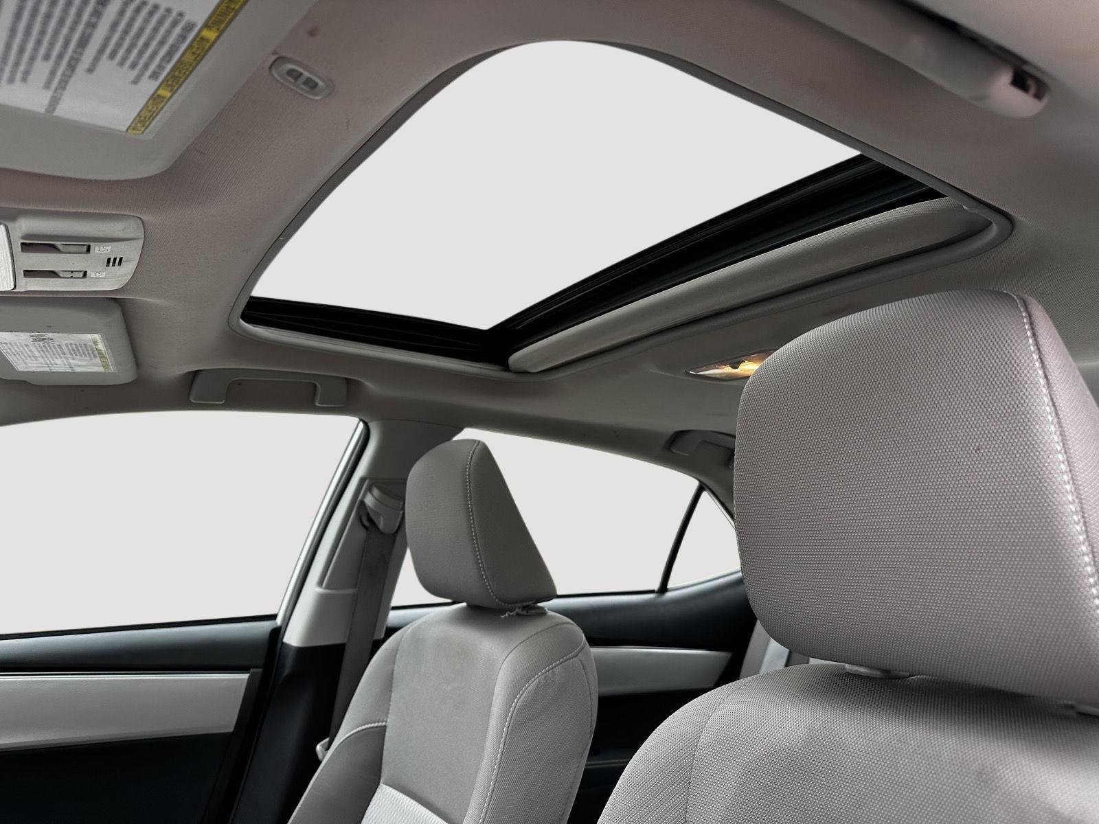 Used 2017 Blizzard Pearl Toyota LE Eco image 19