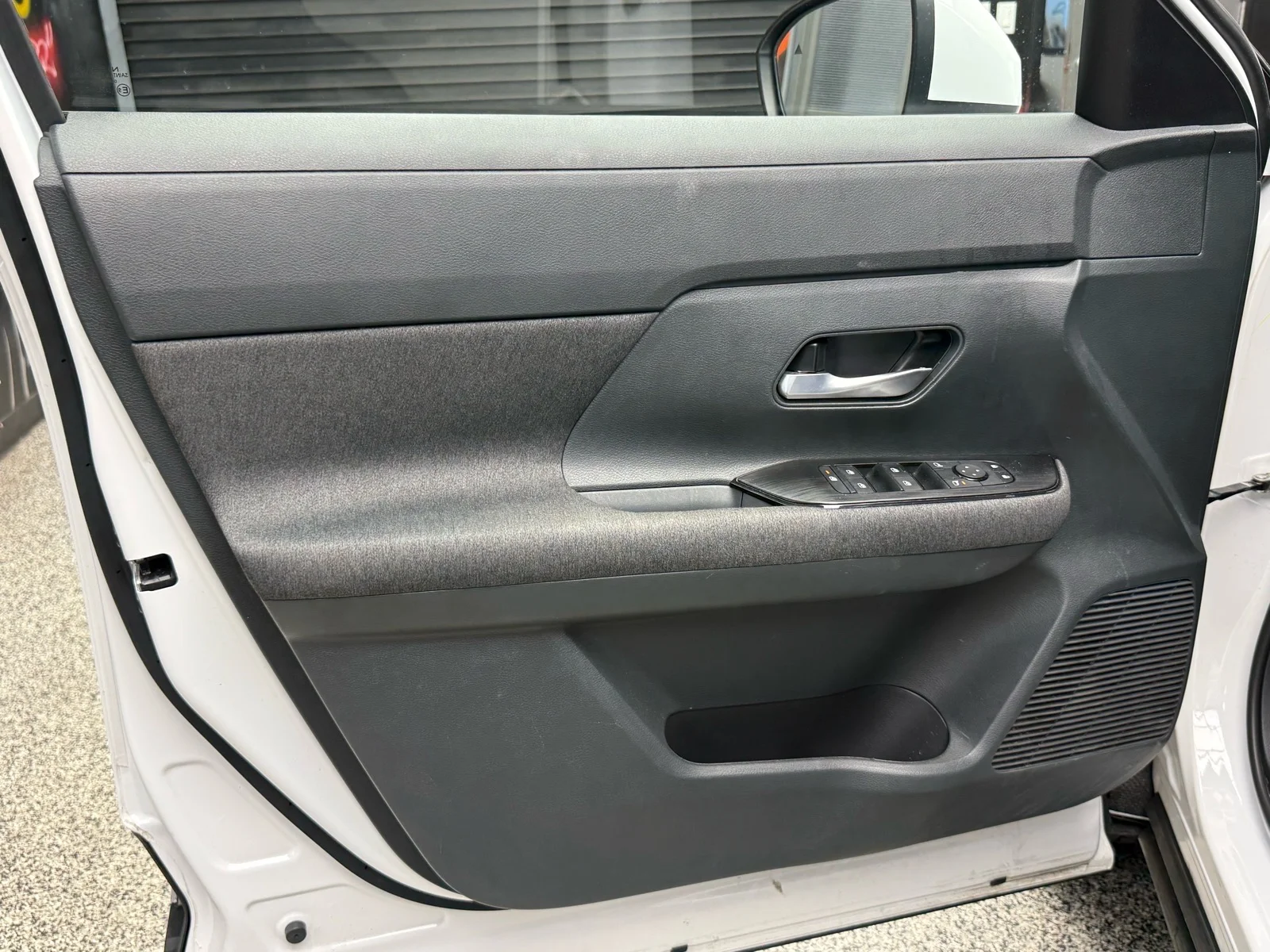 Used 2025 Fresh Powder (qm1) Nissan SV image 7