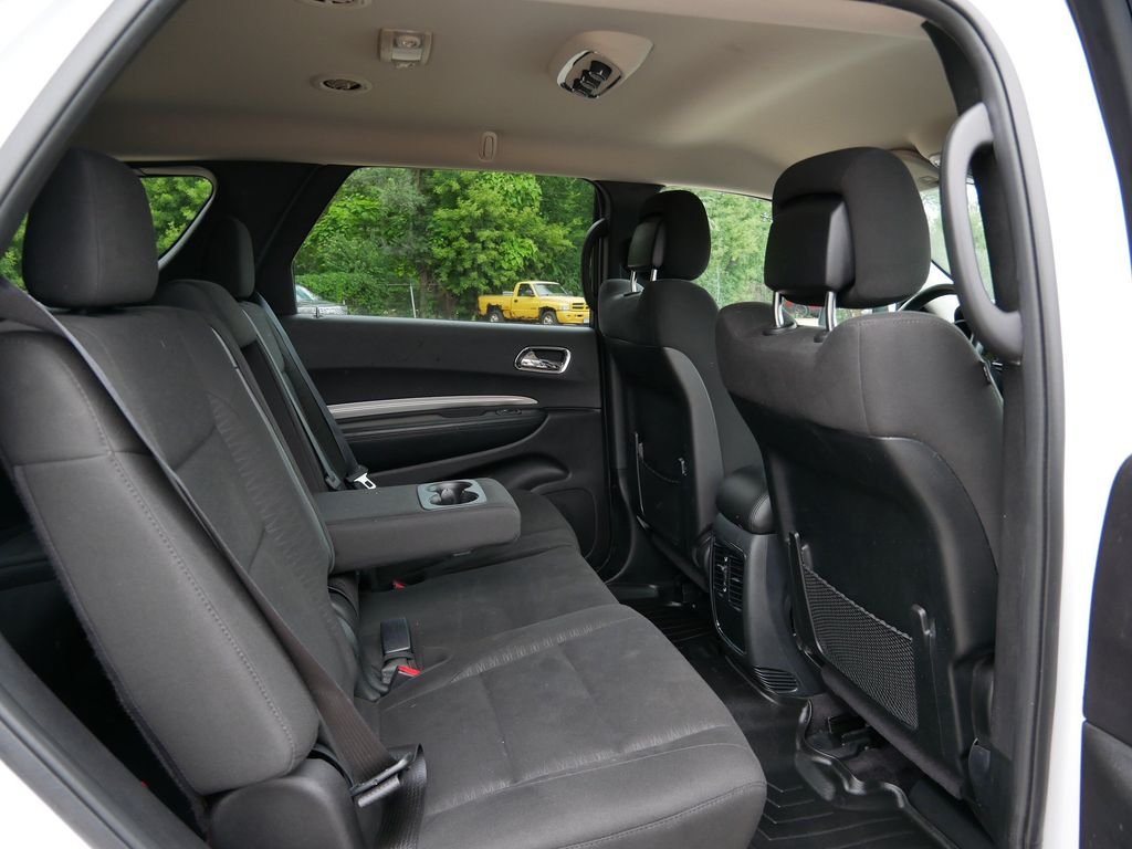 Used 2018 White Dodge SXT image 9