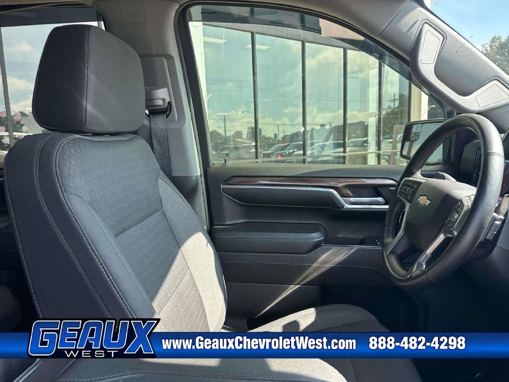 Used 2023 Gray Chevrolet LT image 29