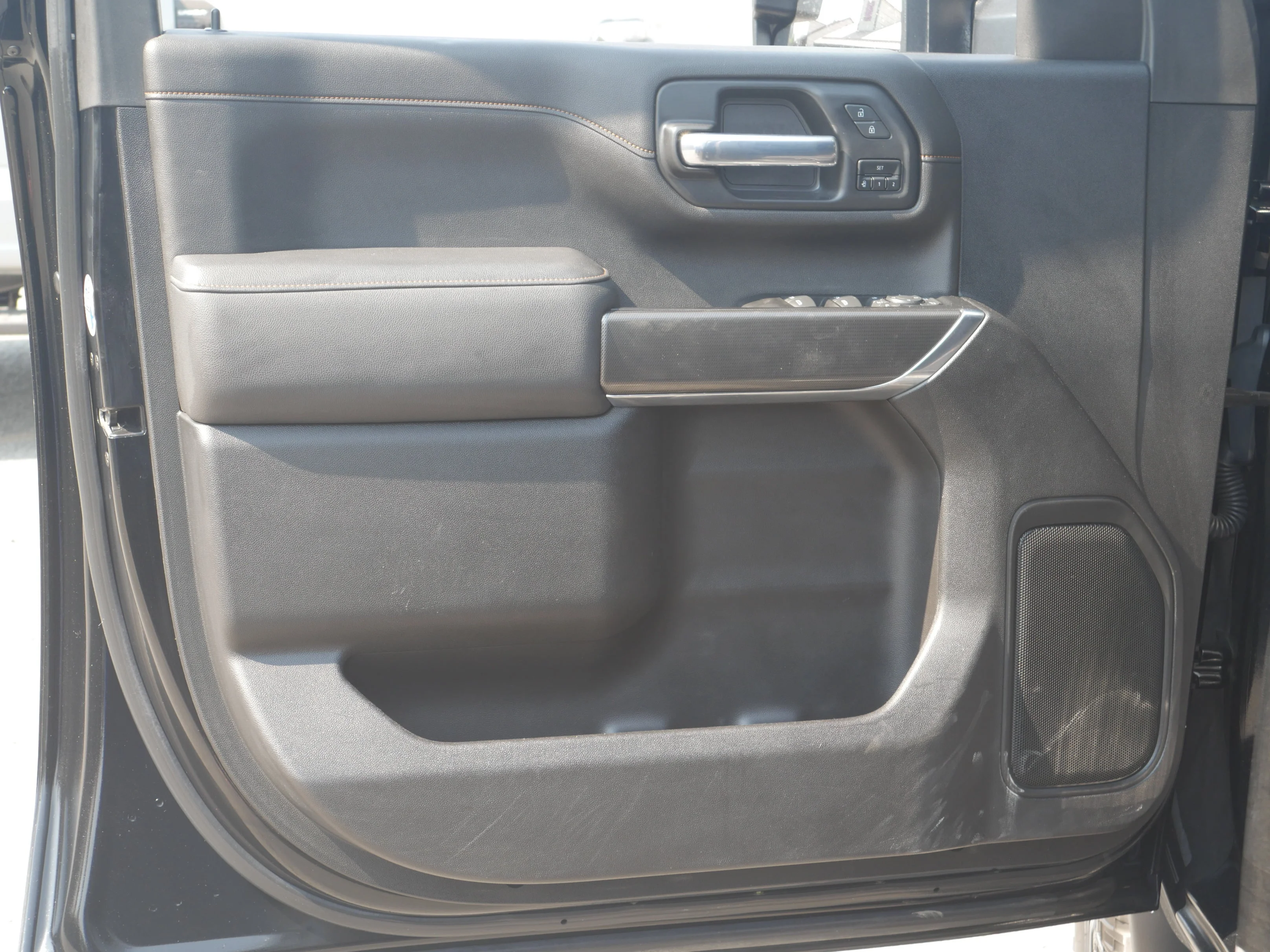 Used 2022 Onyx Black GMC AT4 image 34