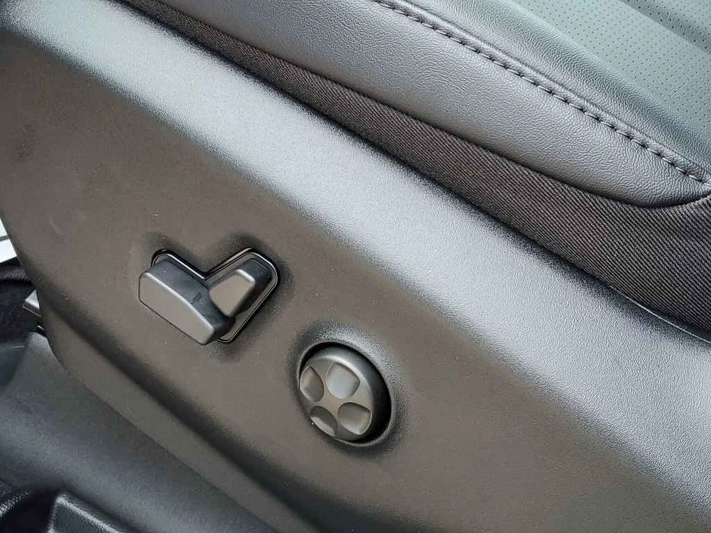 2026 Chrysler Pacifica Select - Photo 9