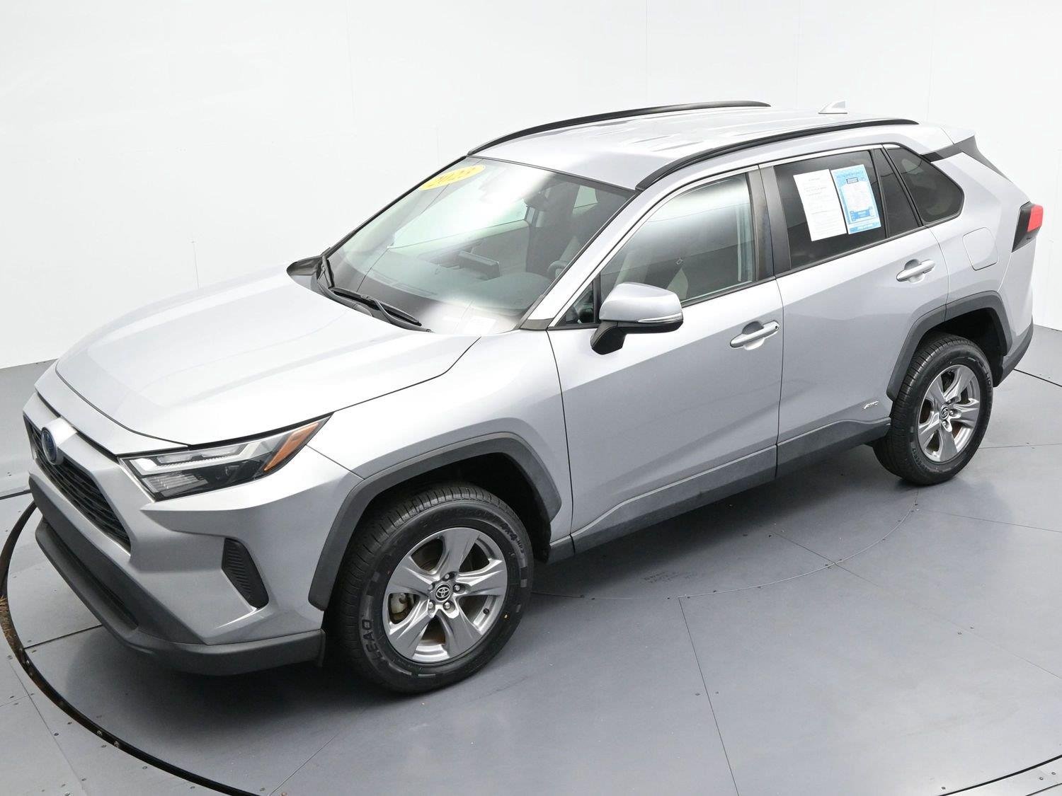 Used 2023 Silver Sky Metallic Toyota XLE image 39