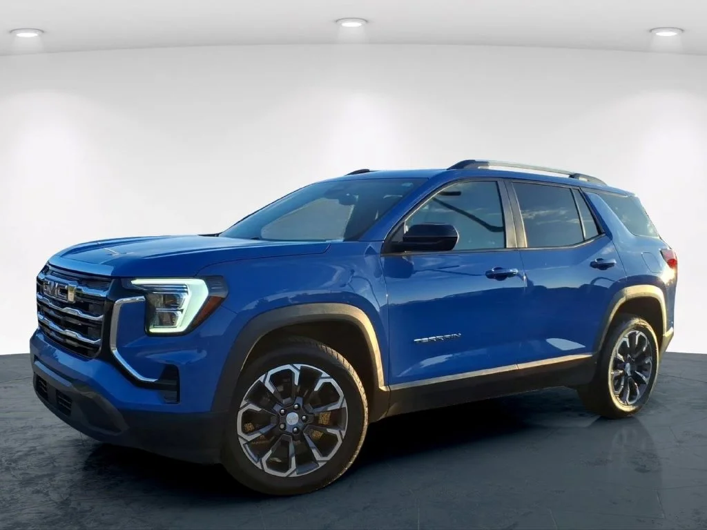 Used 2025 Blue GMC Elevation image 2