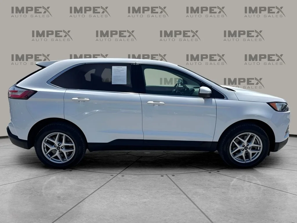 Used 2024 White Ford SEL image 6