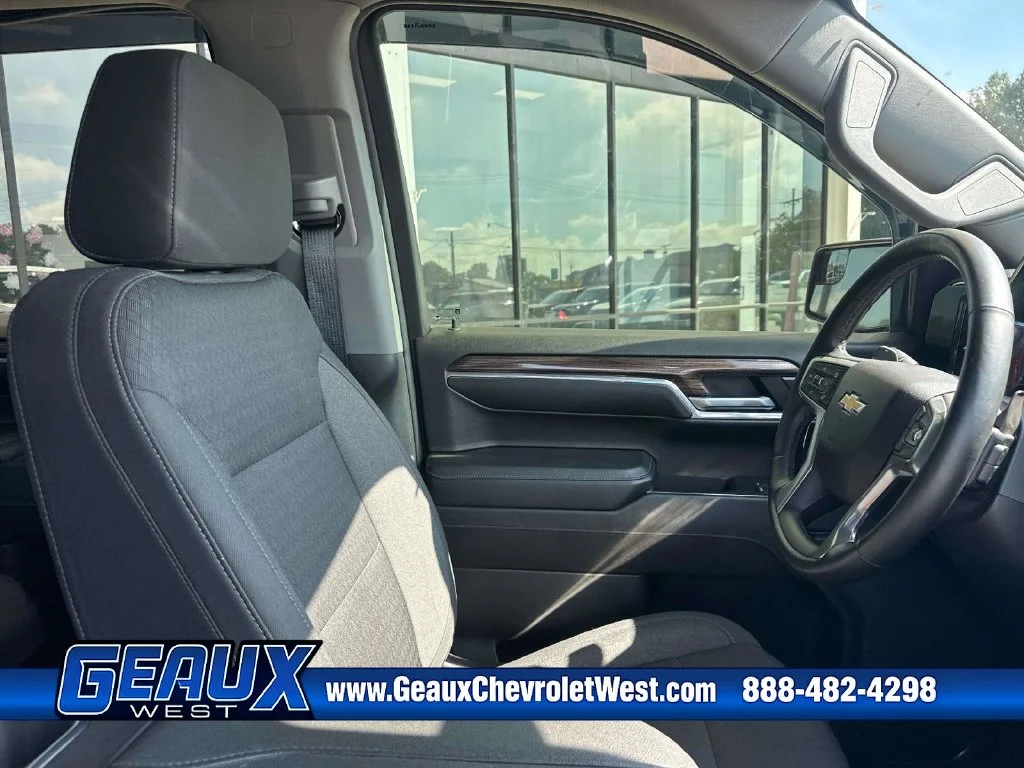 Used 2023 Gray Chevrolet LT image 29