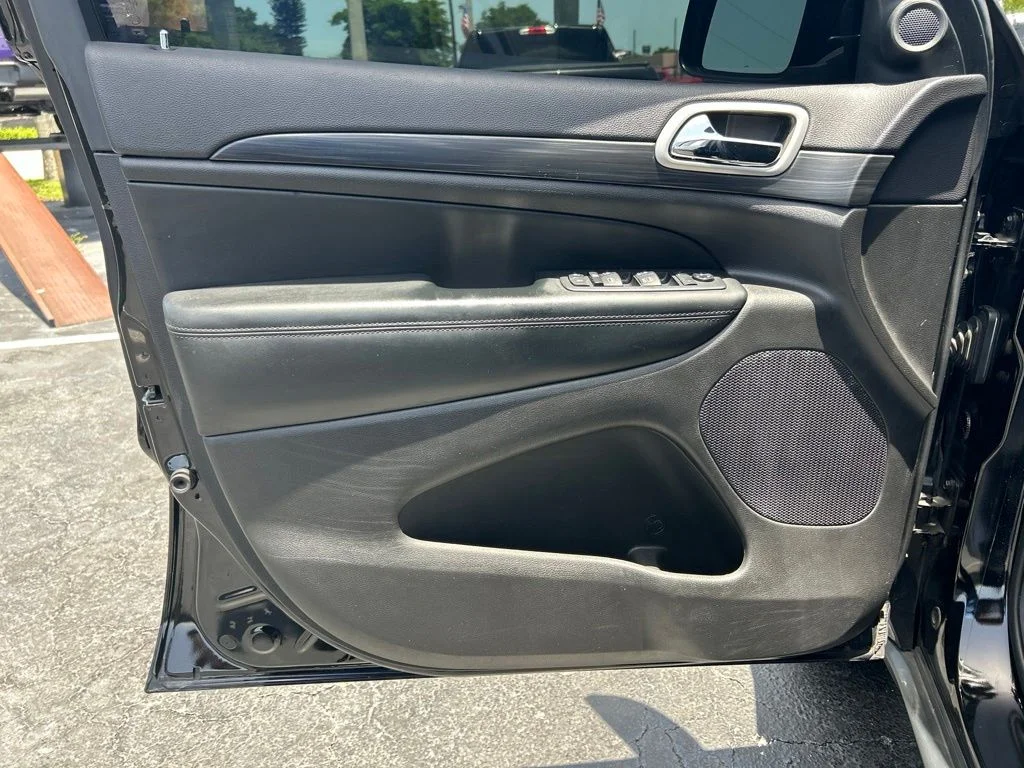 Used 2021 Black Jeep Laredo E image 33