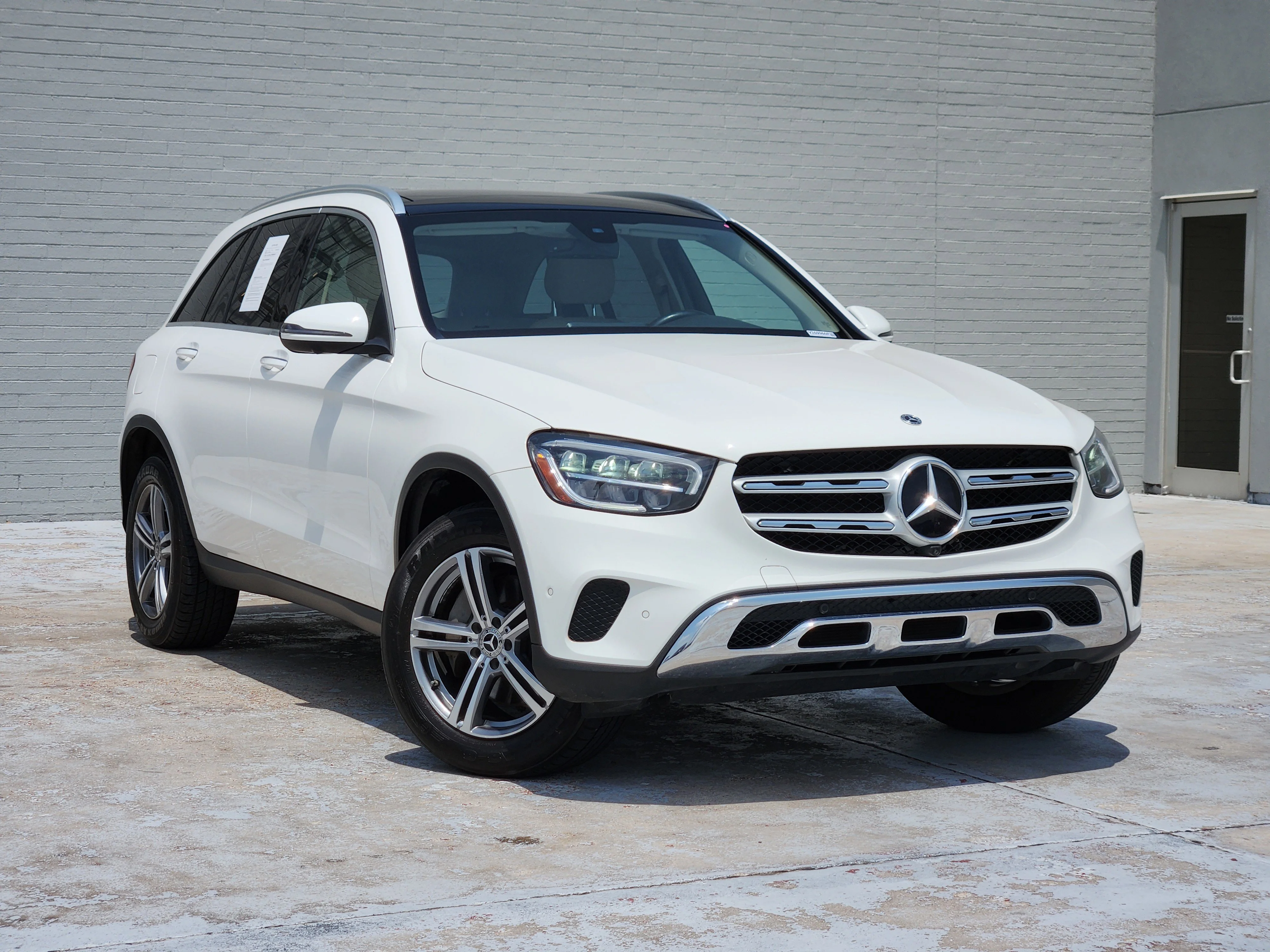 2021 Mercedes-Benz GLC GLC300's photo