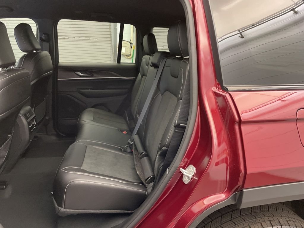 New 2026 Velvet Red Pearl-Coat Exterior Paint Jeep Altitude image 16