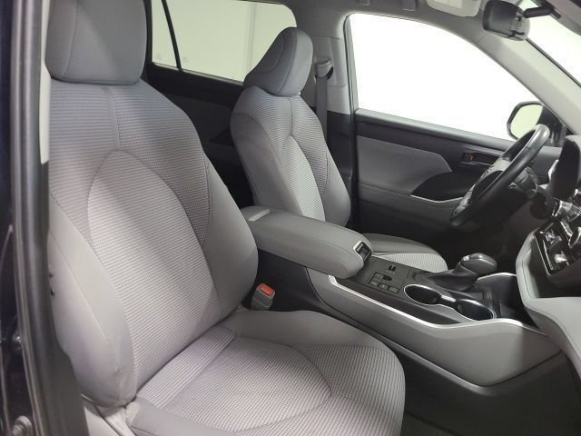 Used 2023 Blueprint Toyota LE image 13