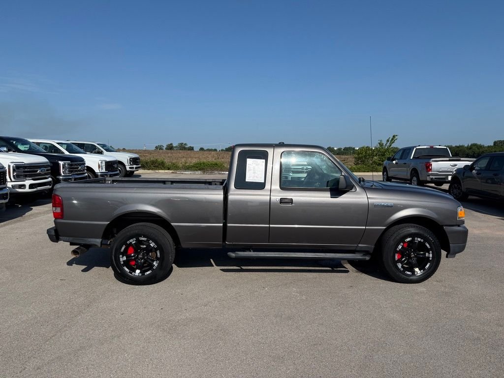 Used 2011 Gray Ford XLT image 27