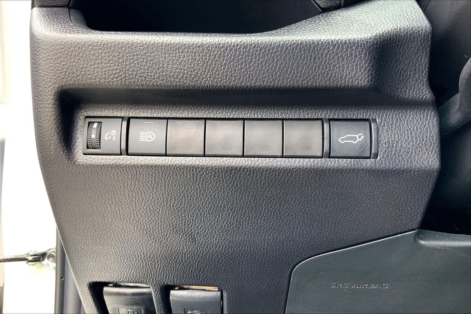 Used 2025 Ice Cap Toyota XLE image 33