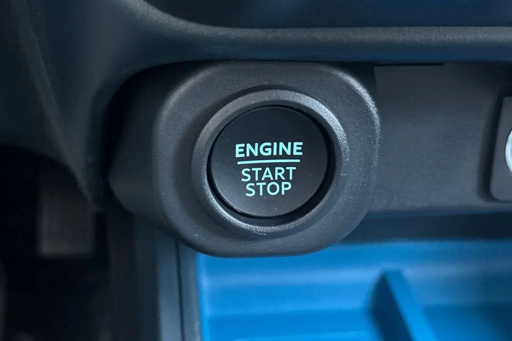 New 2025 Oxford White Ford XLT image 21