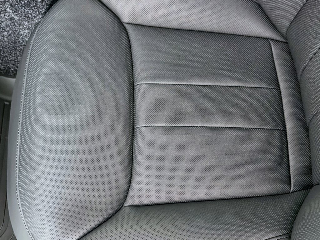 New 2027 Santorini Black Land Rover SE image 20
