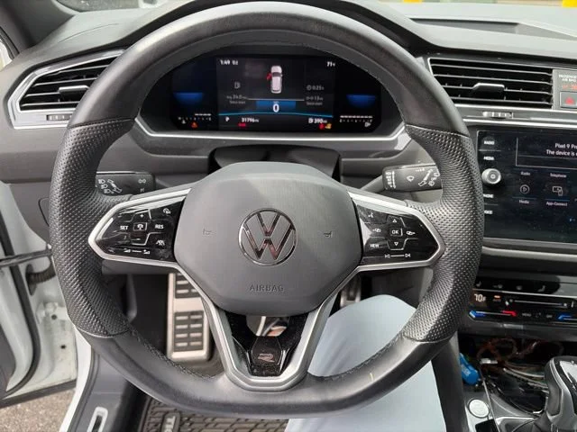 Used 2022 Oryx White Pearl Volkswagen SE R-Line Black image 13