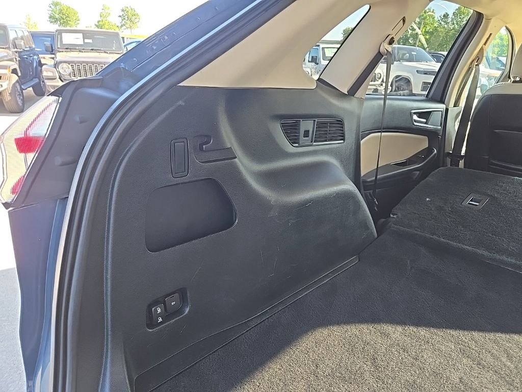 Used 2019 Blue Ford SEL image 94